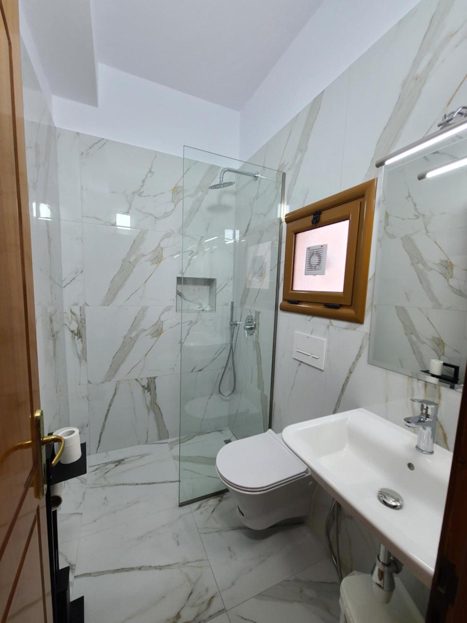 Hotel Martini Vlore Ngoại thất bức ảnh