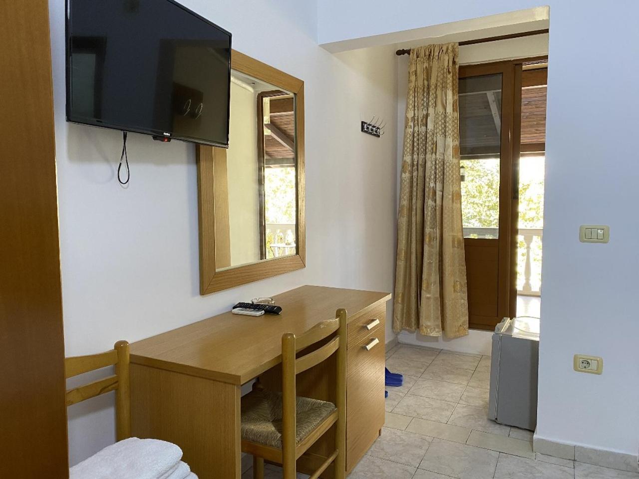 Hotel Martini Vlore Ngoại thất bức ảnh