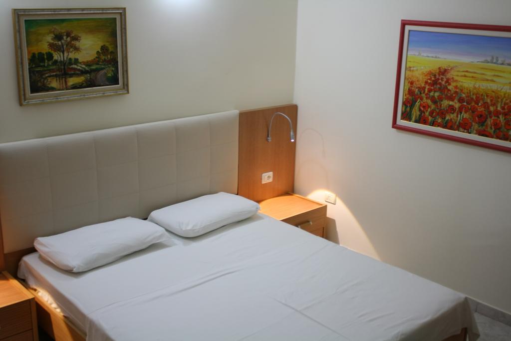 Hotel Martini Vlore Phòng bức ảnh