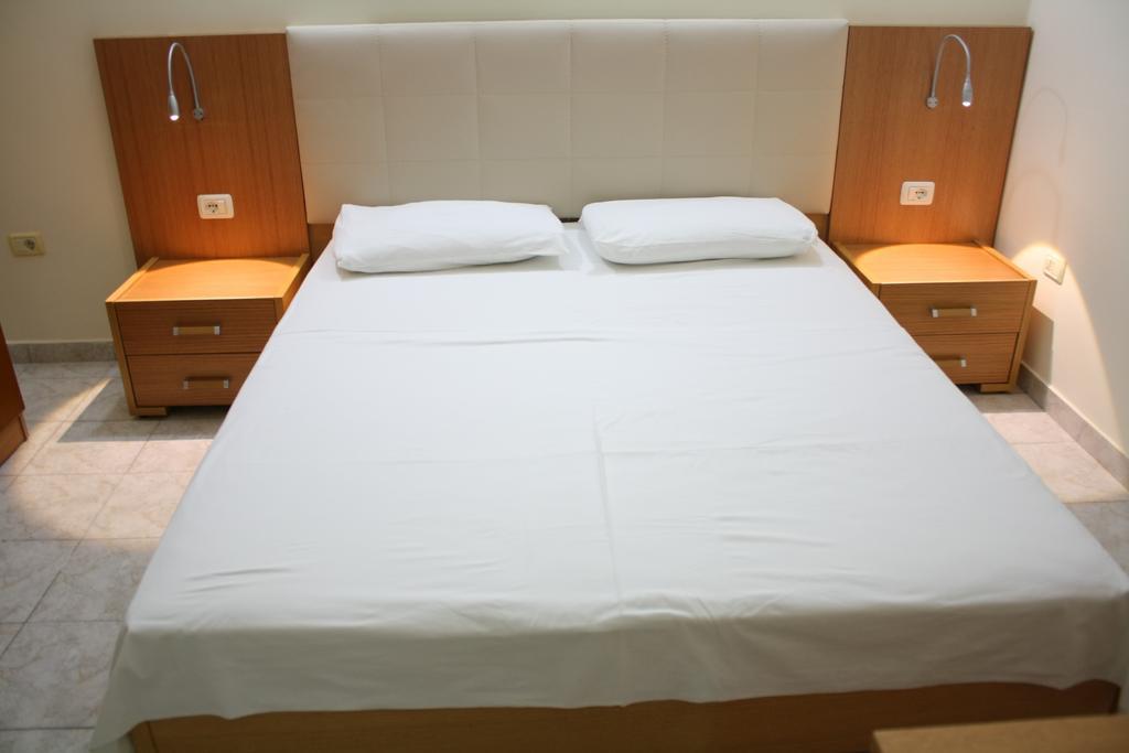 Hotel Martini Vlore Phòng bức ảnh